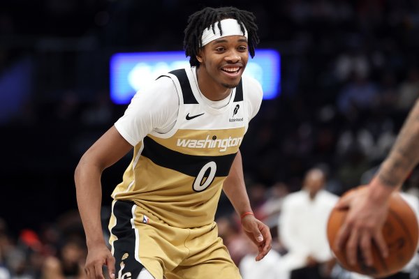 正规配资平台官方 苦苦支撑！库利巴利12中7砍半场最高19分 三分2中2