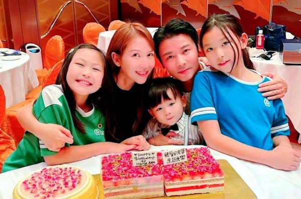 专业提供股票配资 蔡少芬自曝婚姻一地鸡毛！独自带三娃累到崩溃，张晋常年拍戏成甩手掌柜